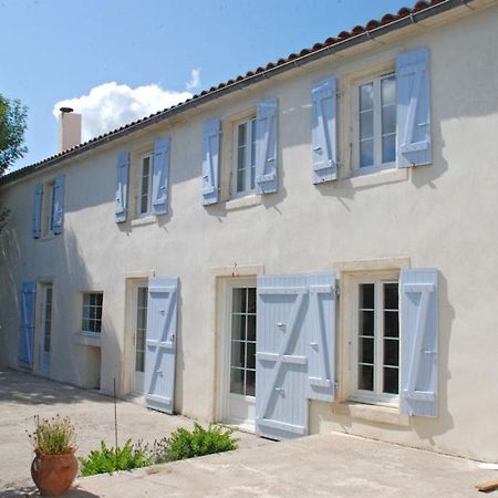 La Tonnelle Fleurie Chambres D'Hotes Sainte-Soulle ภายนอก รูปภาพ