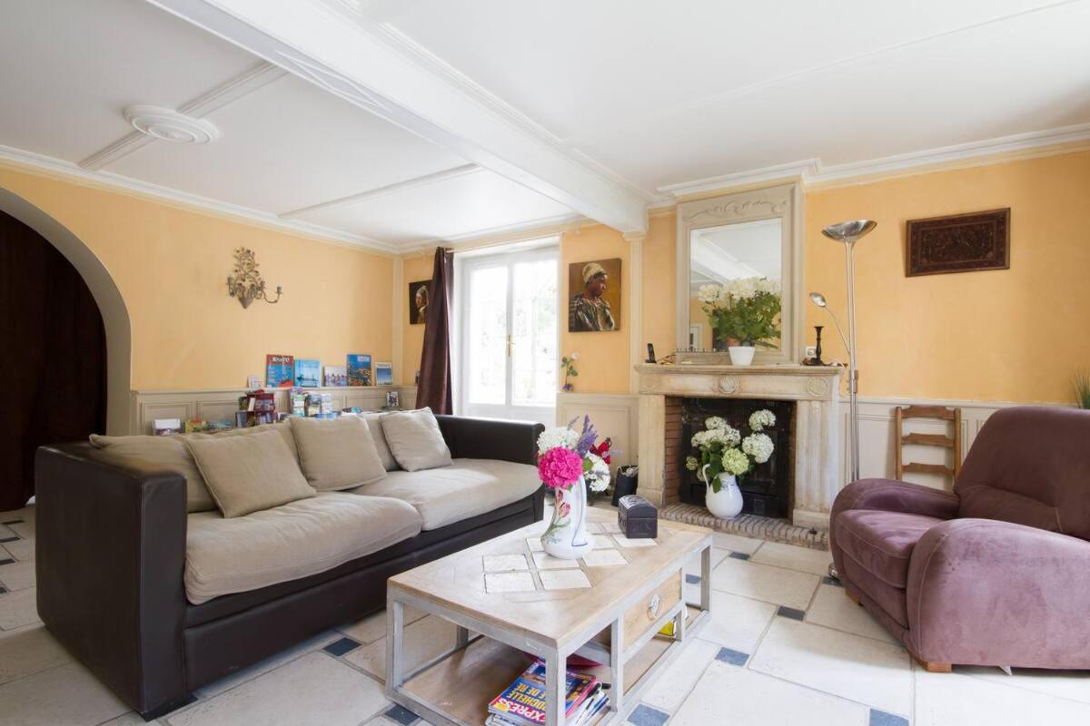 La Tonnelle Fleurie Chambres D'Hotes Sainte-Soulle ภายนอก รูปภาพ