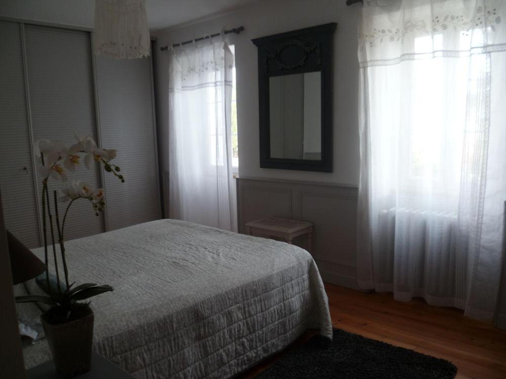 La Tonnelle Fleurie Chambres D'Hotes Sainte-Soulle ภายนอก รูปภาพ