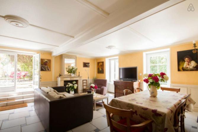 La Tonnelle Fleurie Chambres D'Hotes Sainte-Soulle ภายนอก รูปภาพ