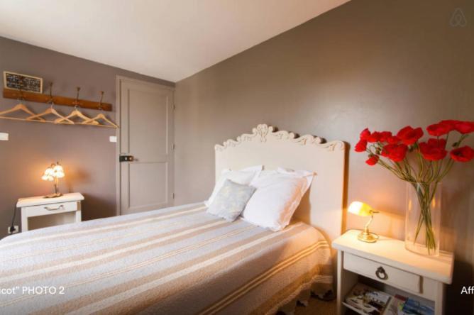 La Tonnelle Fleurie Chambres D'Hotes Sainte-Soulle ภายนอก รูปภาพ